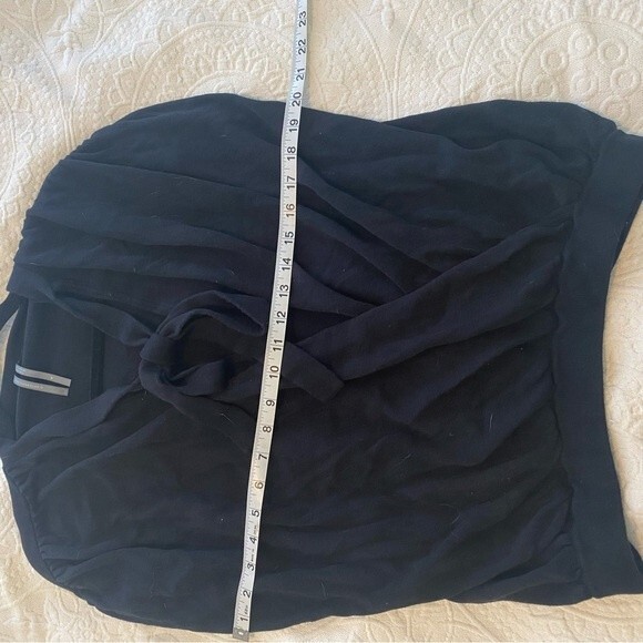 By Anthropologie size Medium Black Bolero Tie Front Vest Sweater Top Rayon Blend - Picture 6 of 6